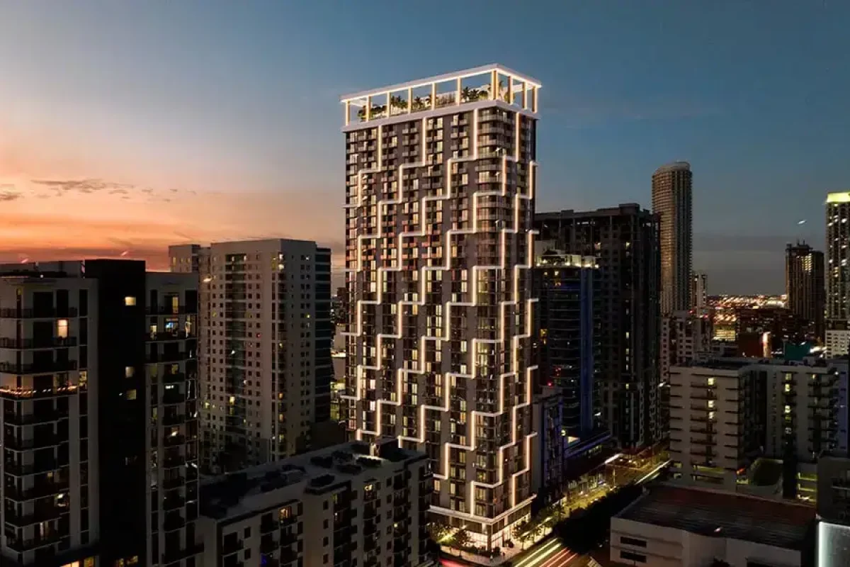 02-Domus-Brickell-Center-Building 1