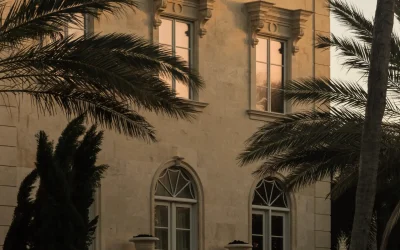 The Avenue Naples